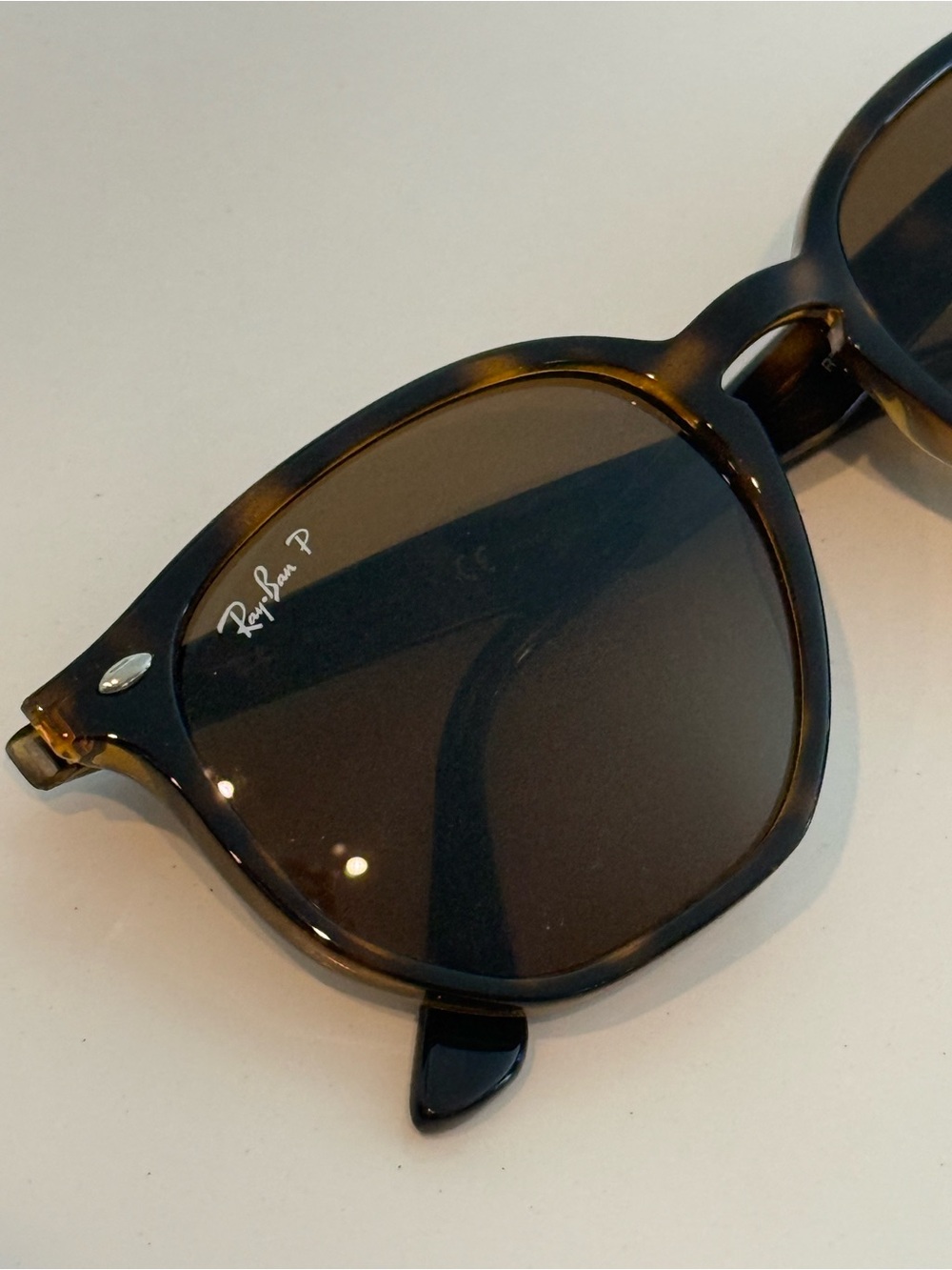 Ray-Ban Tortoiseshell Round Sunglasses - Havana Brown Polarized Lenses - RB4306 - Picture 3 of 7